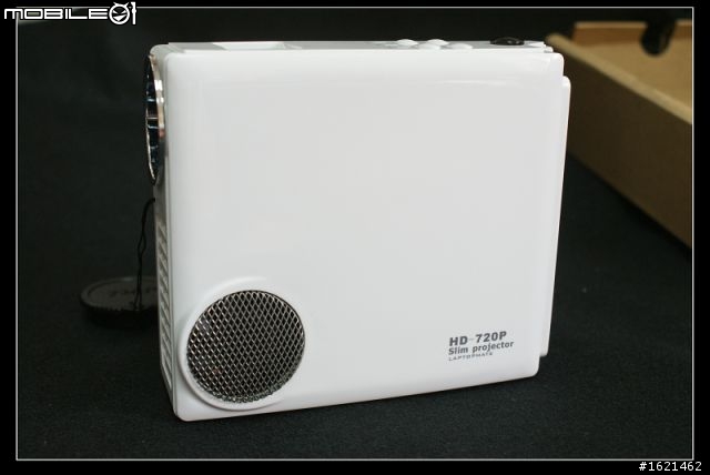 【開箱文】 YOVICA HDMI-720P 迷你投影機 開箱啦~
