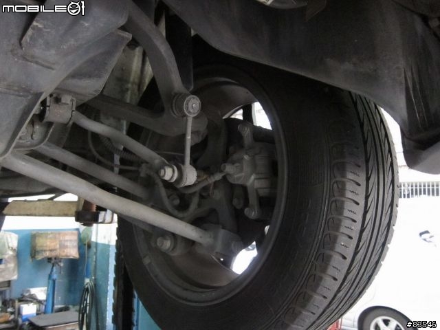 [請問] 前輪驅動的車 後輪懸吊這樣的是設計是什麼種?