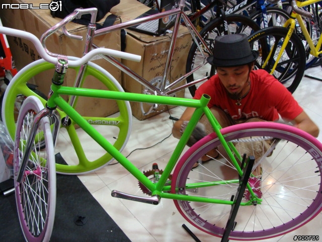 [分享] 我的第一台 FixEd GeAr "城市螢火蟲"