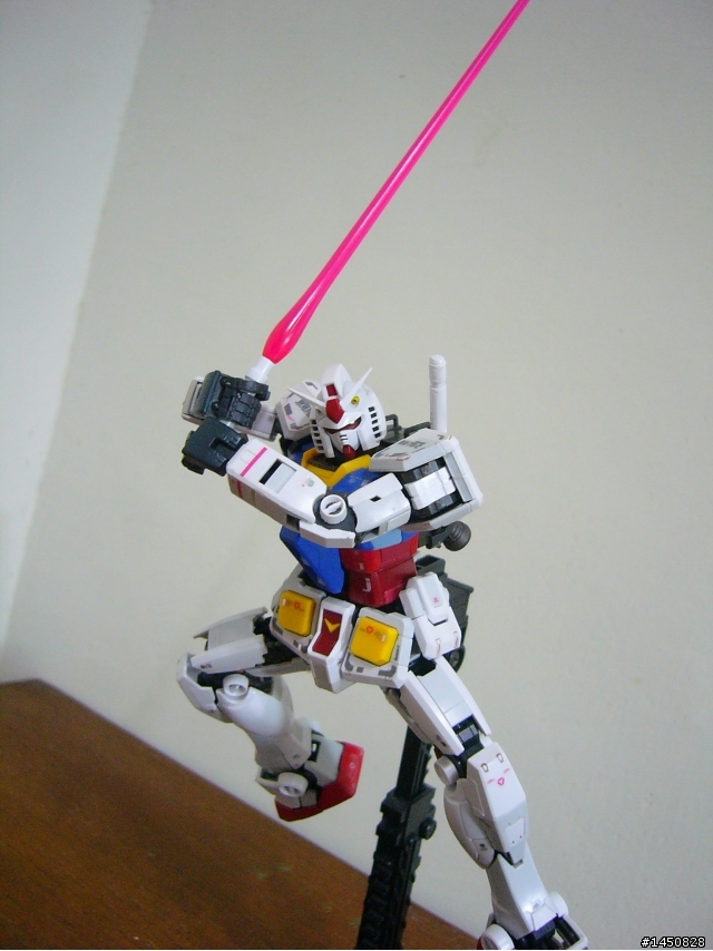 <顛覆傳統理念的最新技術> RG 鋼彈 ,局部塗裝與動作展示