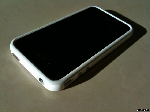 [開箱] iPhone 4 Bumper白色業餘開箱 (陽光照明，搭配黑色iPhone 4)