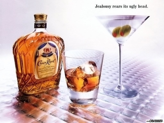 一瓶在家裡櫃子裡放超過15年的CrownWhisky  要喝還是繼續放?