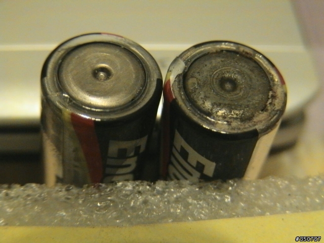 勁量電池漏液(7/21更新---收到廠商寄來之新電池)