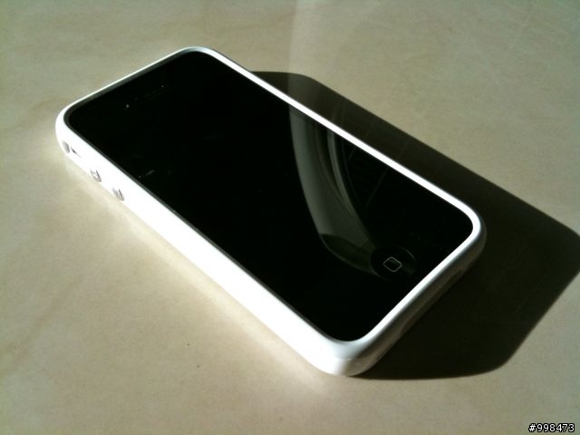 [開箱] iPhone 4 Bumper白色業餘開箱 (陽光照明，搭配黑色iPhone 4)