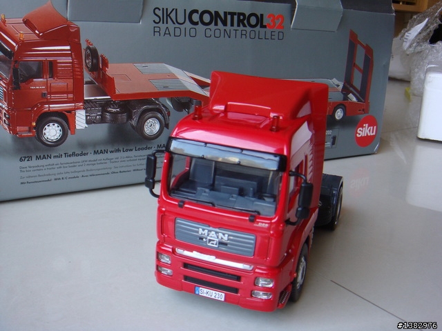 來自德國1/32 Siku - RC拖車+板車
