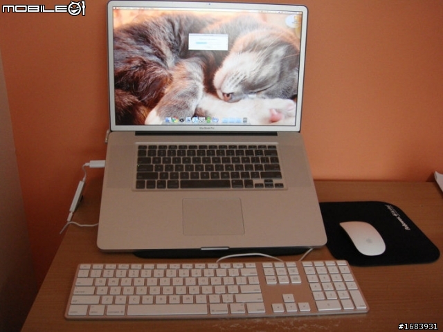 Apple Keyboard with Numeric Keypad :D