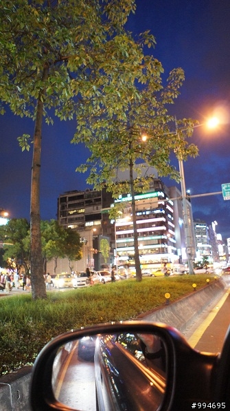 NEX-5...入手三天..還是沒拍到幾張白天照..