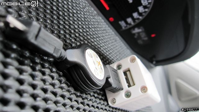[分享] Desire 車用充電解決方案