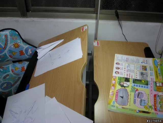 [簡易開箱]兒童成長書桌！