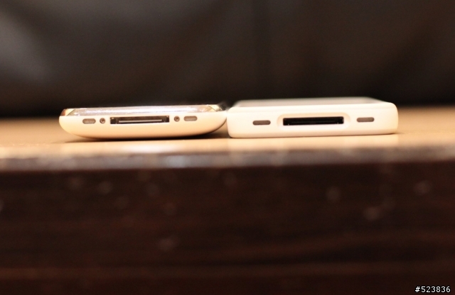 iPhone 4 Bumper (白 / 粉紅 / 黑)~