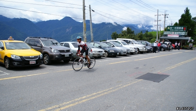 單車肉腳不小心誤闖承諾與單車最高殿堂-武嶺