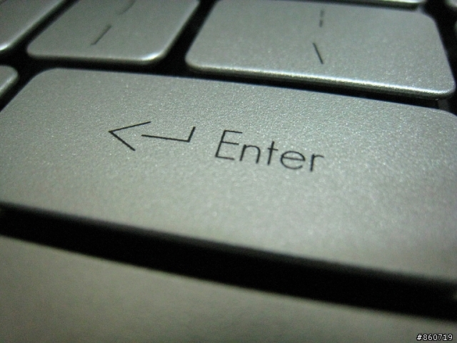 [開箱]簡約極至個性美--Gateway EC39C01w 13.3"