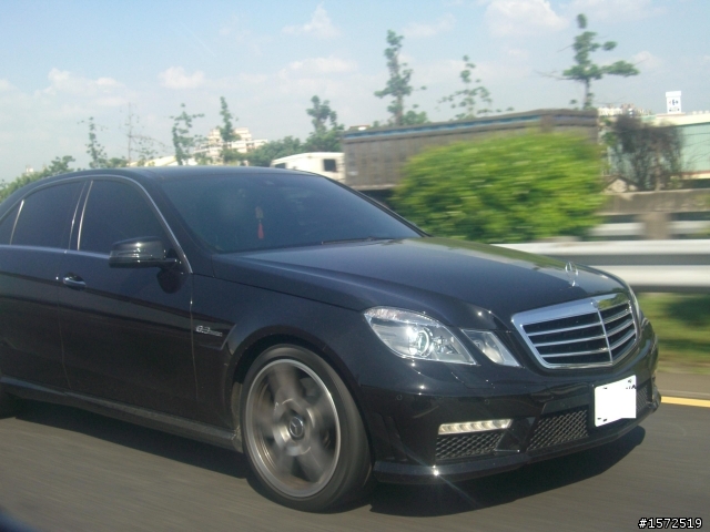 昨天在國道遇到的E63 AMG