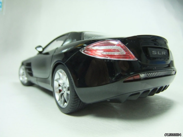 Mercedes-Benz SLR McLaren  鏡面烤漆  (圖多多多請謹慎服用)