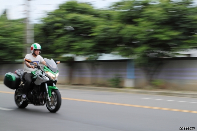 最強與最貴的試乘--Kawasaki Z1000 + Benelli TRE 899K