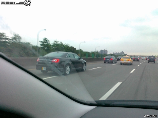 這是什麼車...新款車嗎？
