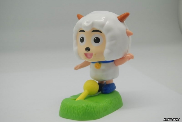 為了玩具..我也吃起兒童餐