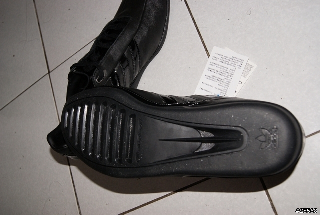 [分享] 低調的Adidas Porsche Design SP1