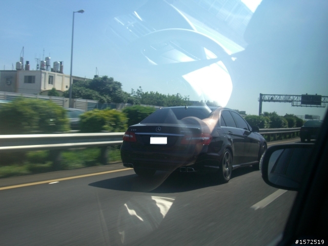 昨天在國道遇到的E63 AMG