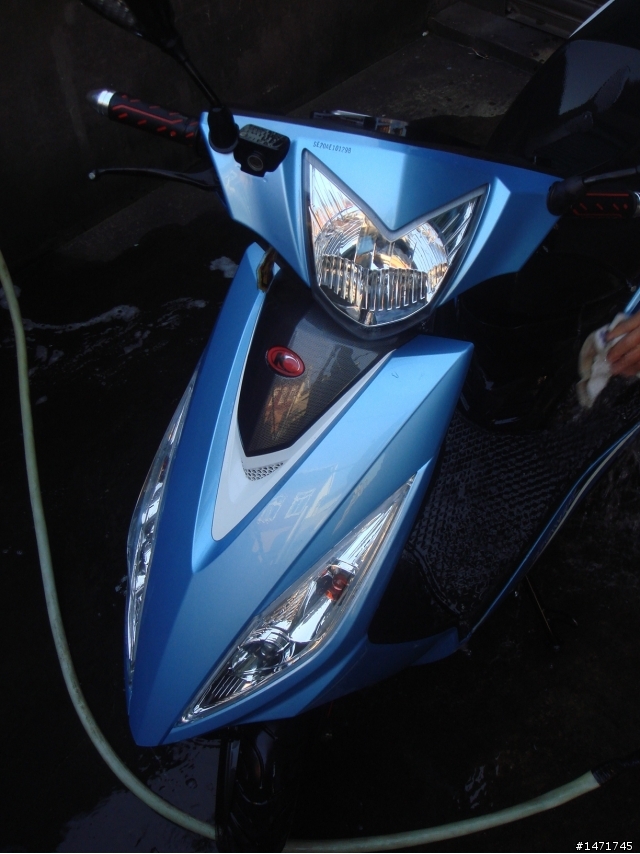 [洗車文] VJR泡泡浴 + 輪框反光條完工