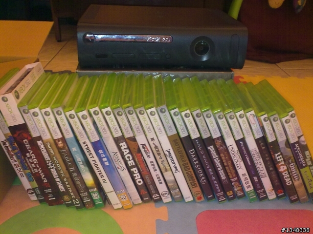 [求助]XBOX360黑色旗艦版三紅燈不讓換機~ 硬說我少個螺絲所以有改機~ 又不肯說是少哪個螺絲~