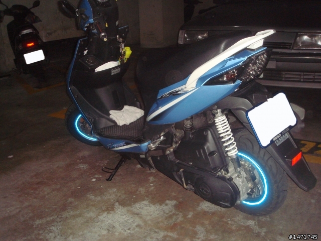 [洗車文] VJR泡泡浴 + 輪框反光條完工
