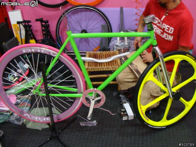 [分享] 我的第一台 FixEd GeAr "城市螢火蟲"