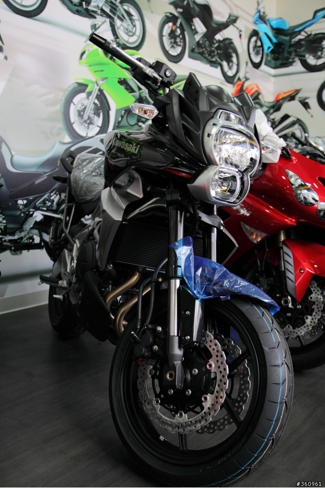 最強與最貴的試乘--Kawasaki Z1000 + Benelli TRE 899K