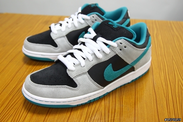 Nike Dunk Low SB  "Chrome Ball Incident"