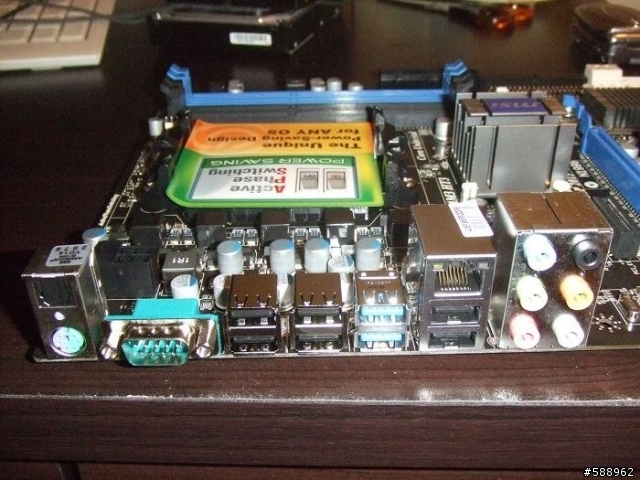 AMD-四核心-945-2萬元整~小小開箱文!(增圖)分享我的工作環境圖!!