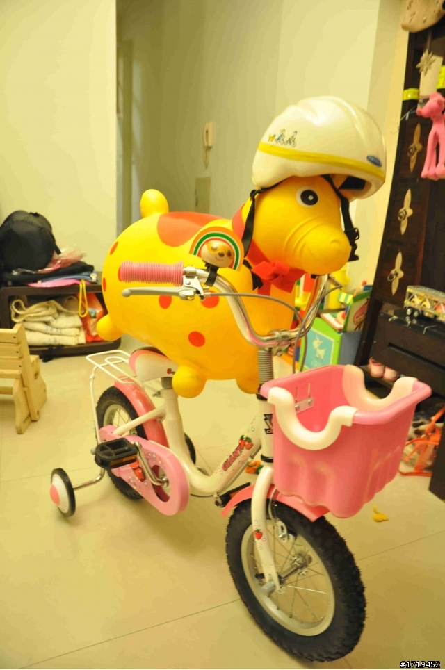 小豆芽的 捷安特 Giant KJ-125 12"童車分享~~