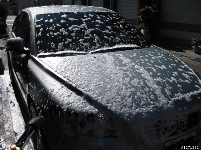 炎炎夏日VOLVO  S40洗澡記~~~