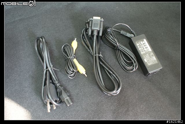 【開箱文】 YOVICA HDMI-720P 迷你投影機 開箱啦~