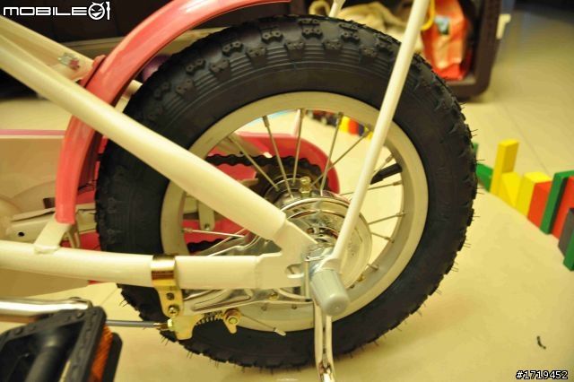 小豆芽的 捷安特 Giant KJ-125 12"童車分享~~