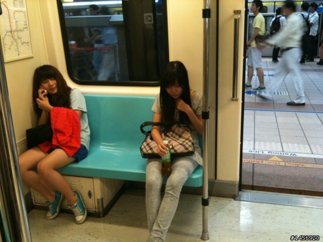 坐捷運遇到正妹(有圖)