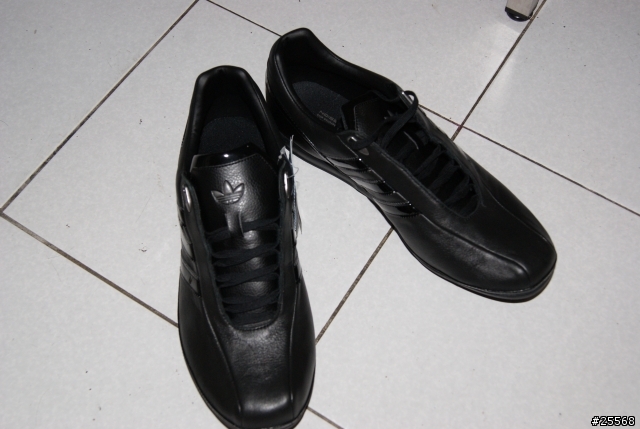 [分享] 低調的Adidas Porsche Design SP1