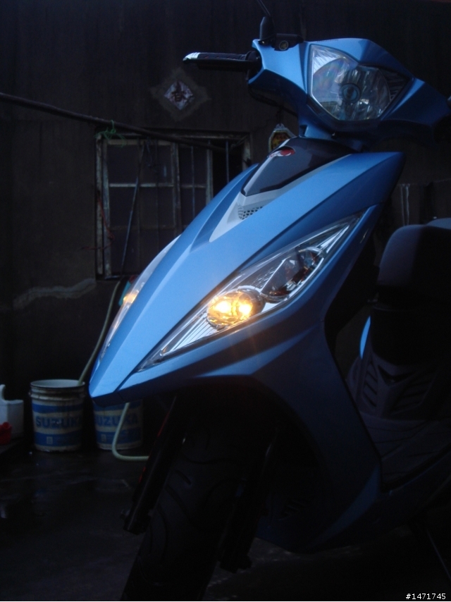 [洗車文] VJR泡泡浴 + 輪框反光條完工