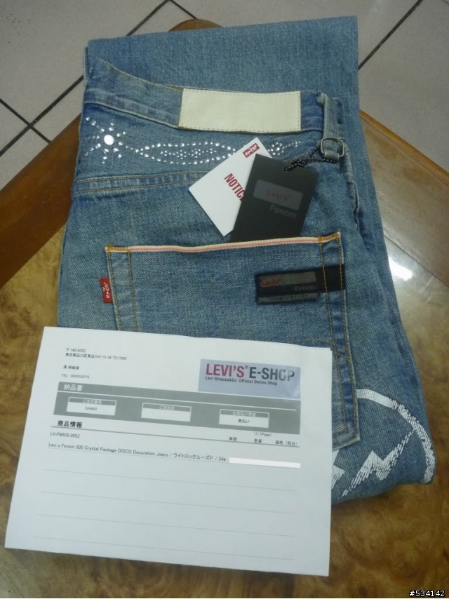{簡易開箱分享} 炎炎夏日淺色褲   Levi's Fenom 505 Crystal Package DISCO
