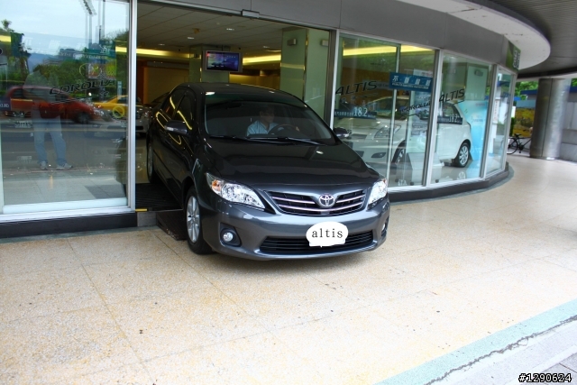 小小開箱new altis 1.8E