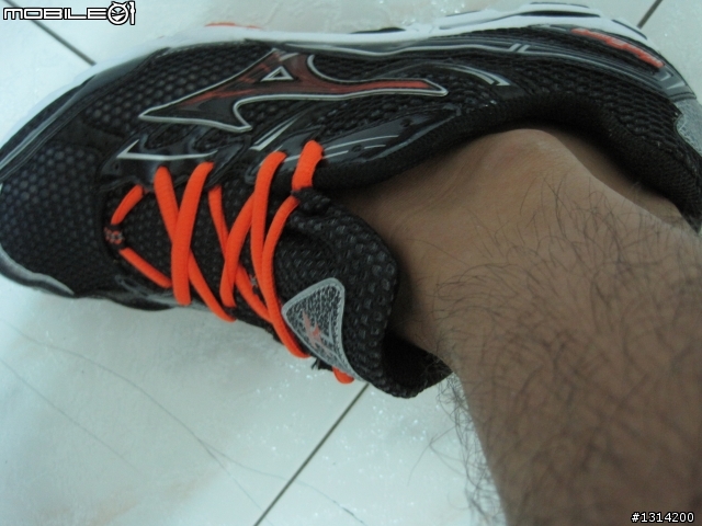 慢跑鞋的新體驗，Mizuno(美津濃)-8kn-04654