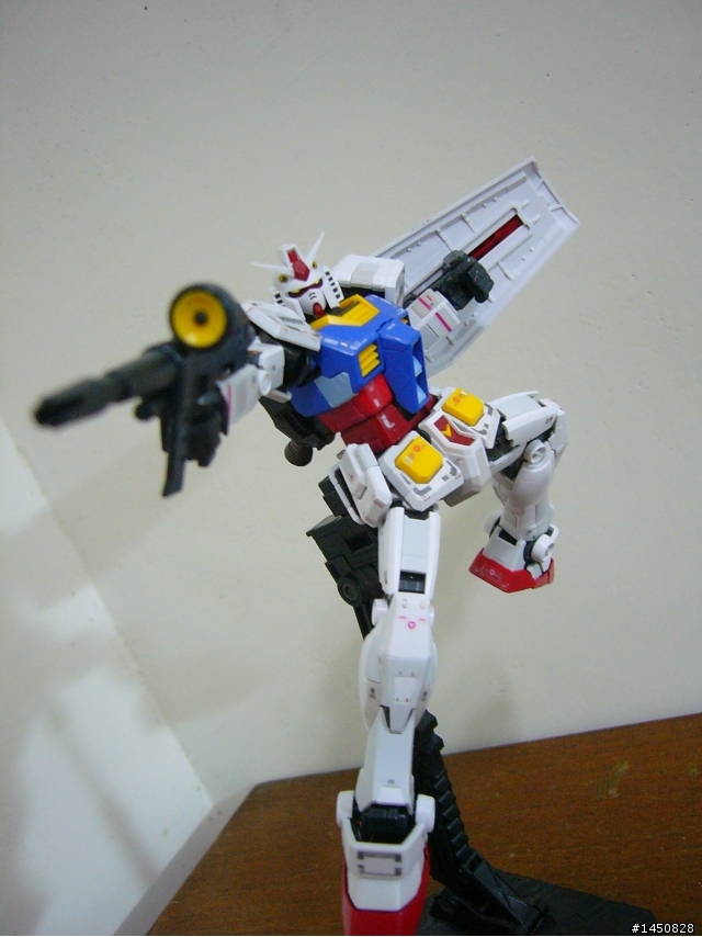 <顛覆傳統理念的最新技術> RG 鋼彈 ,局部塗裝與動作展示