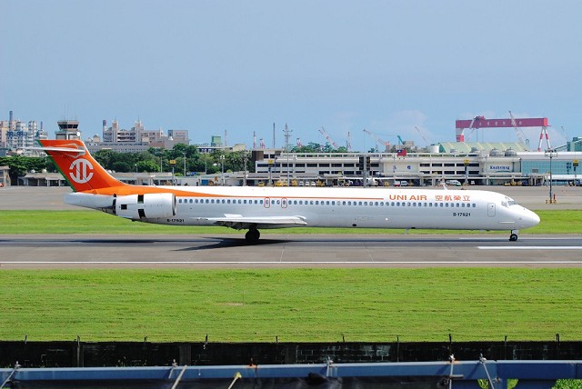 高雄小港航拍分享RCKH(國泰One World彩繪機)