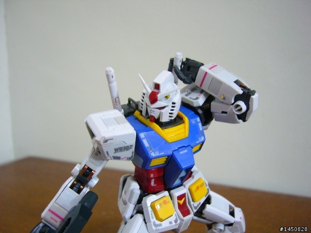<顛覆傳統理念的最新技術> RG 鋼彈 ,局部塗裝與動作展示