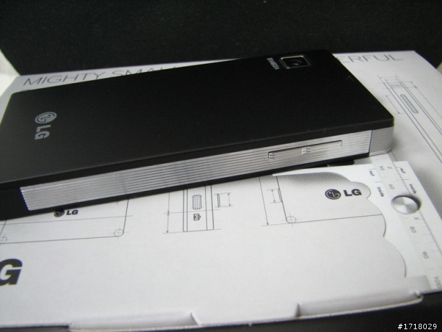 方正設計大賞‧簡約LG GD880