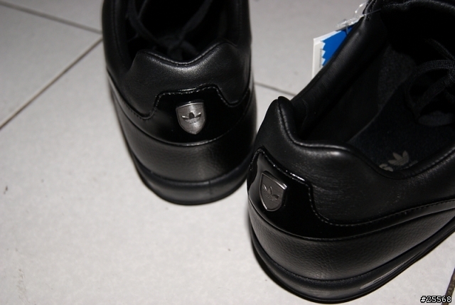 [分享] 低調的Adidas Porsche Design SP1