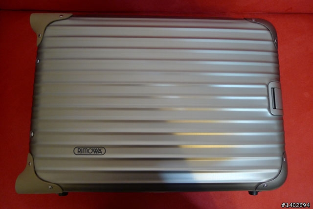 賓士不肯送,乾脆自己買--- RIMOWA 開箱照