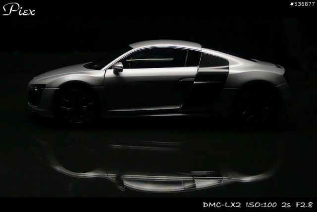 [1/18]藝術般的525匹馬力－ Audi R8