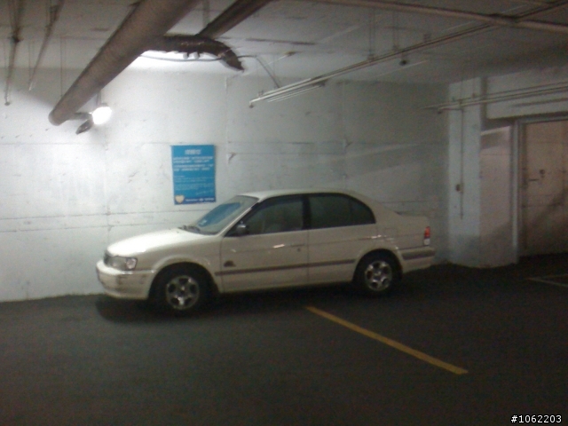 汐止家樂福～沒公德心的停車