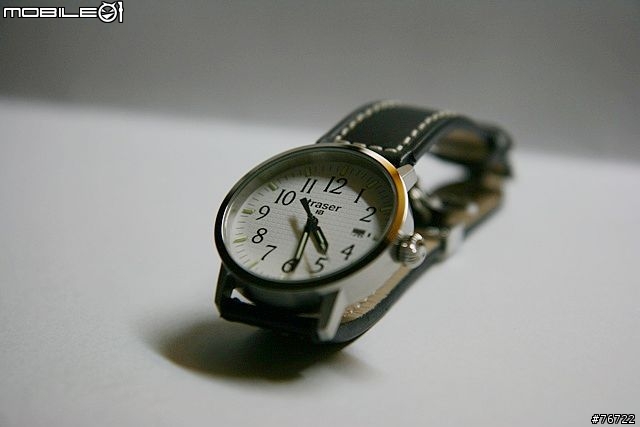 [開箱]Traser Classic Basic 平價的氚氣燈管錶