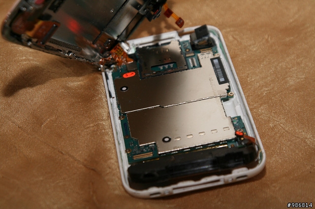 提醒大家不要嘗試把IPHONE拆開